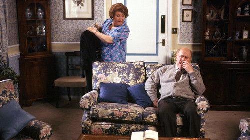Keeping Up Appearances Season 2 Episode 9 - The Three-Piece Suite