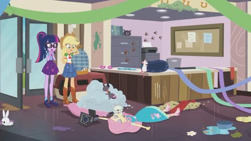 My Little Pony: Equestria Girls - Better Together Season 1 Episode 27 - Outtakes