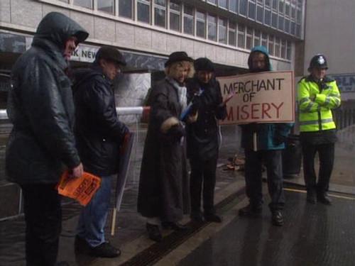 Drop the Dead Donkey Season 4 Episode 10 - The Strike