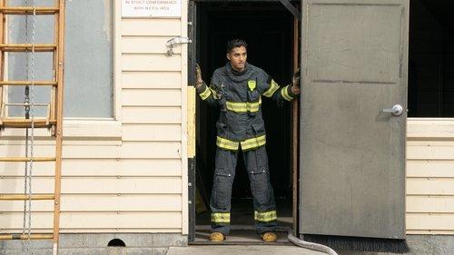 9-1-1 Season 6 Episode 14 - Performance Anxiety