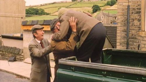 Last of the Summer Wine Season 17 Episode 10 - Brushes At Dawn