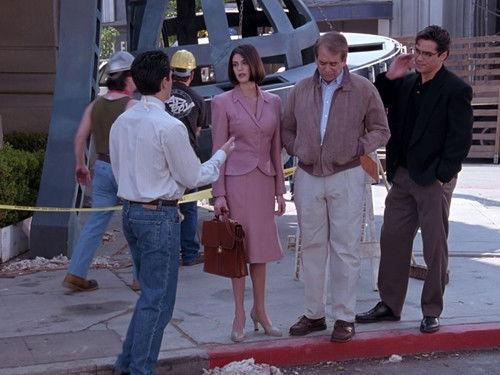 Lois & Clark: The New Adventures of Superman Season 1 Episode 20 - Barbarians at the Planet