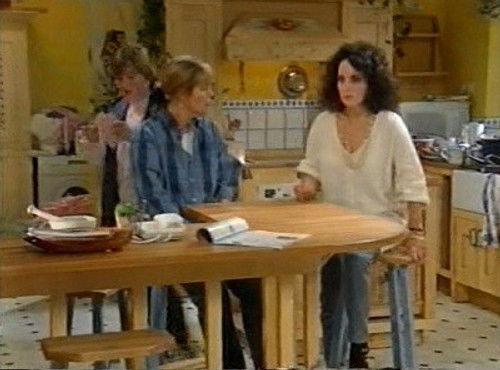 Birds of a Feather Season 6 Episode 6 - Appreciation Society