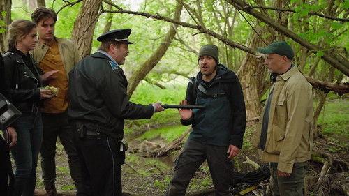 A mi kis falunk Season 8 Episode 9 - The Survivor