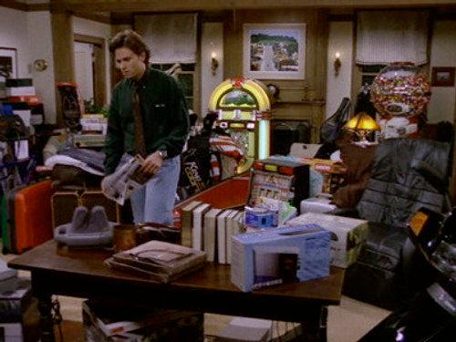 Wings Season 7 Episode 6 - She's Gotta Have It