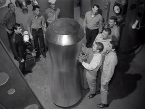 Voyage to the Bottom of the Sea Season 1 Episode 20 - The Invaders