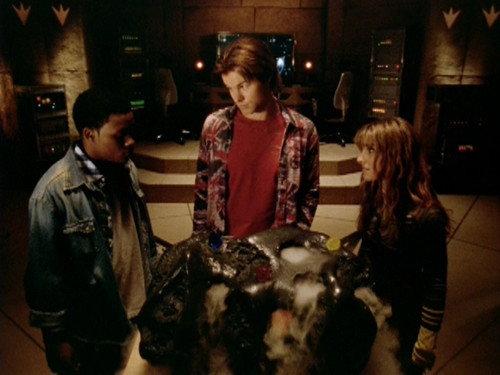 Power Rangers Season 12 Episode 1 - Day of the Dino (1)