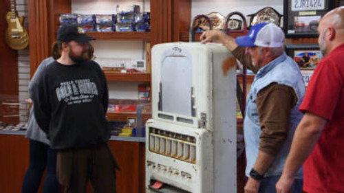 Pawn Stars Season 18 Episode 5 - Mo' Monet, Mo' Problems
