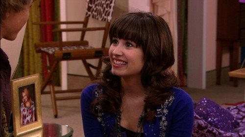 Sonny with a Chance Season 1 Episode 17 - Guess Who's Coming To Guest Star