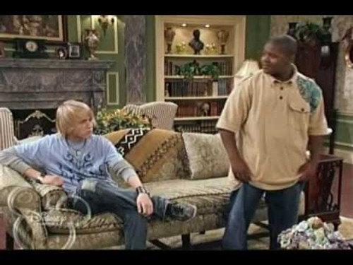 Cory in the House Season 1 Episode 7 - Smells Like School Spirit