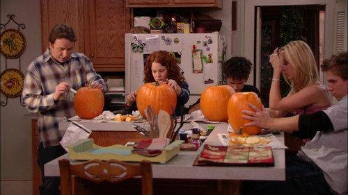 8 Simple Rules Season 1 Episode 7 - Trick or Treehouse