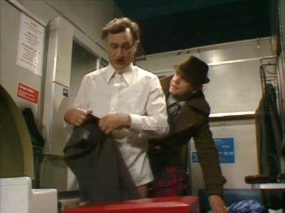 Yes Minister Season 1 Episode 2 - The Official Visit