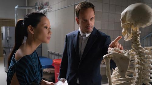 Elementary Season 4 Episode 4 - All My Exes Live in Essex