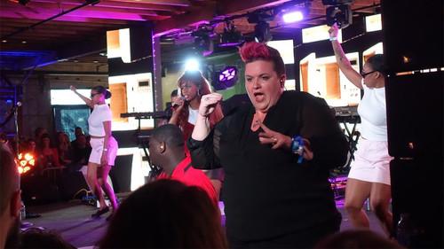 Story Hunters Season 1 Episode 8 - The Queen of Signing