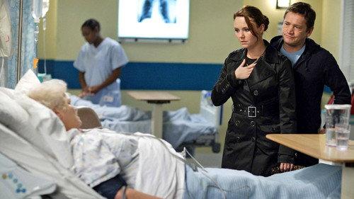 EastEnders Season 26 Episode 17 - 3939