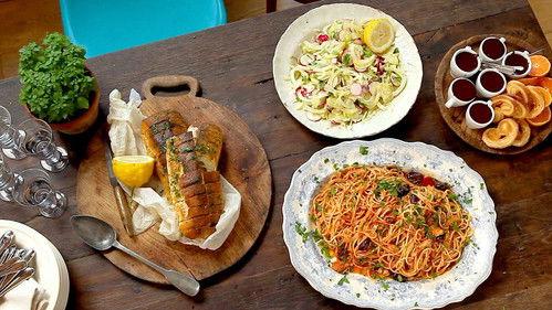 Jamie's 30-Minute Meals Season 2 Episode 3 - Spaghetti