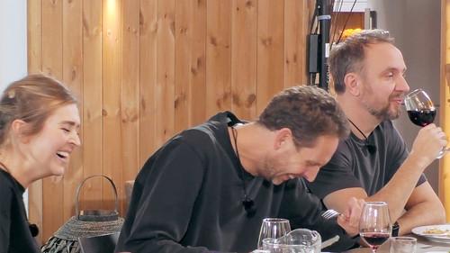 Ikke lov å le på hytta Season 1 Episode 4 - Episode 4