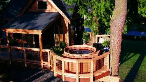 Treehouse Masters Season 11 Episode 2 - Hot Tub Rumpus Room