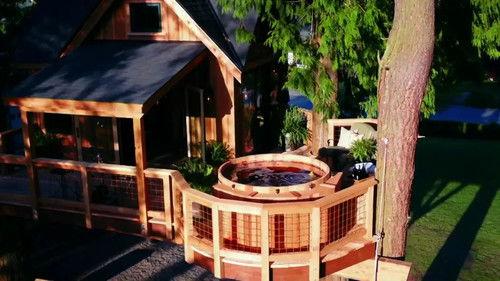 Treehouse Masters Season 11 Episode 2 - Hot Tub Rumpus Room