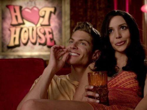 Femme Fatales Season 2 Episode 1 - 16 Minutes of Fame