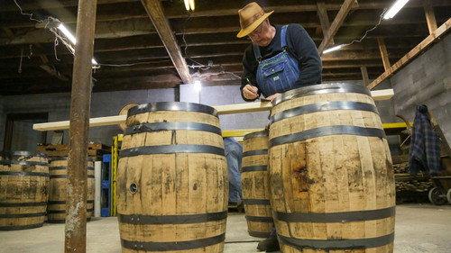 Moonshiners Season 10 Episode 18 - Two Tons Of Fun