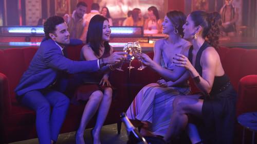 De brutas nada Season 1 Episode 1 - El Roomie