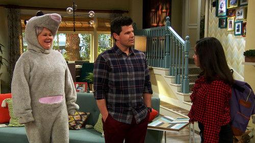 Sydney to the Max Season 2 Episode 13 - Crush Hour