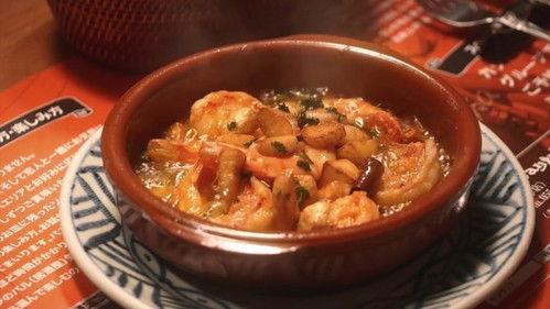 Wakako Zake Season 2 Episode 4 - Shrimp Ajillo at a Fancy Bar