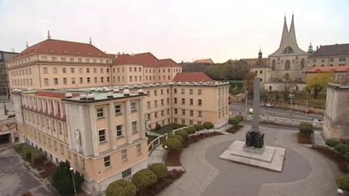 Paláce 1. republiky na nábřeží Vltavy Season 1 Episode 1 - Episode 1