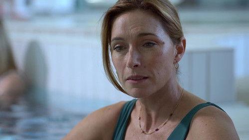 Bump Season 2 Episode 4 - Superwoman