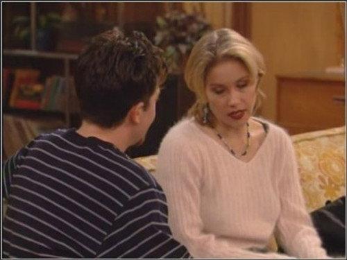 Married... with Children Season 9 Episode 15 - Kelly Takes a Shot