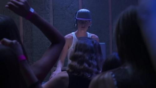 Tosh.0 Season 5 Episode 19 - A DJ Web Redemption
