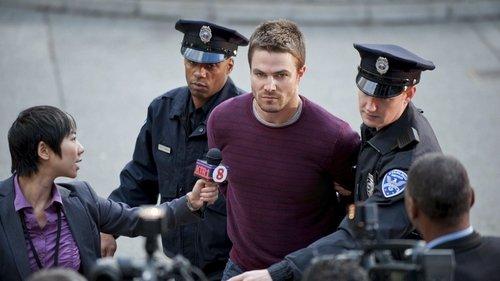 Arrow Season 1 Episode 5 - Damaged