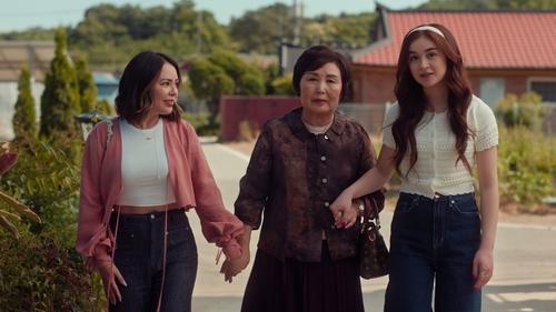 XO, Kitty Season 2 Episode 8 - Sealed with a Kiss