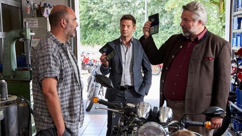 Die Rosenheim-Cops Season 20 Episode 14 - A hairy case