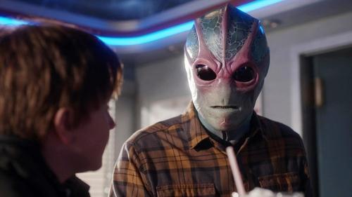 Resident Alien Season 2 Episode 11 - The Weight