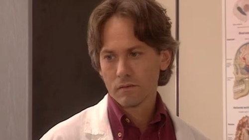 A Doctor in the Family Season 1 Episode 13 - Drawings and Projects / When the Cat's Away