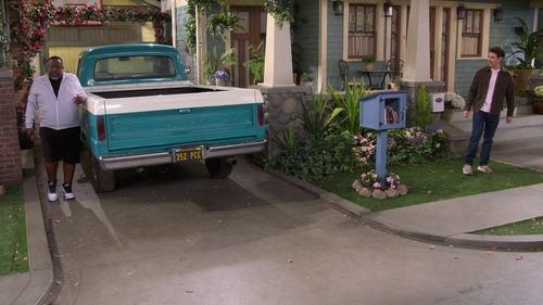 The Neighborhood Season 7 Episode 11 - Welcome to the e-Neighborhood