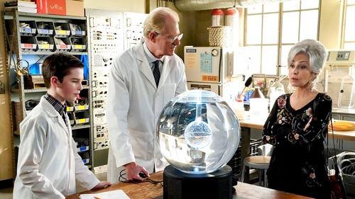 Young Sheldon Season 4 Episode 12 - A Box of Treasure and the Meemaw of Science