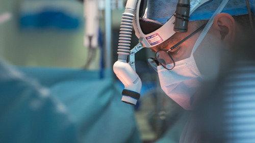 Surgeons: At the Edge of Life Season 7 Episode 2 - In the Balance