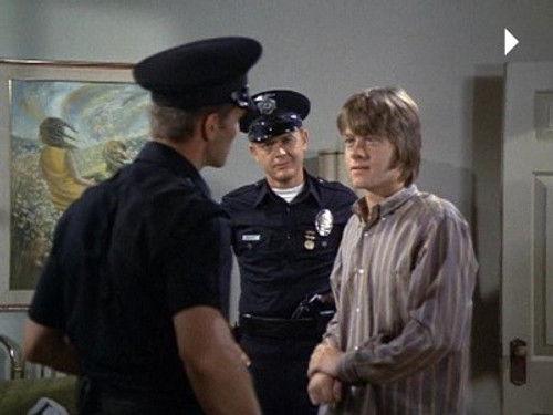 Adam-12 Season 3 Episode 1 - Log 174: Loan Sharks