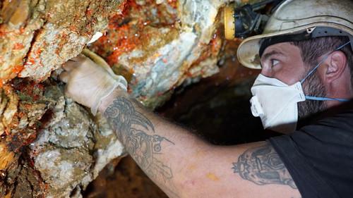 Outback Crystal Hunters Season 1 Episode 7 - Deadly Crocs - Dangerous Air