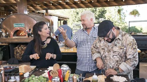Guy's Ranch Kitchen Season 1 Episode 1 - Friendsgiving