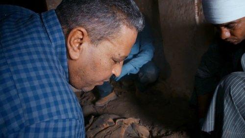 Lost Treasures of Egypt Season 3 Episode 6 - Pyramid Tomb Raiders