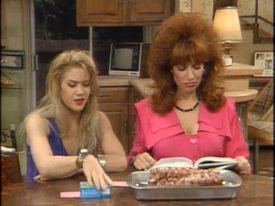 Married... with Children Season 4 Episode 20 - Peggy Made a Little Lamb
