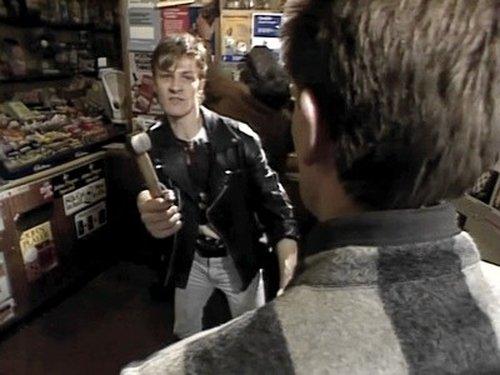 The Bill Season 1 Episode 4 - Long Odds