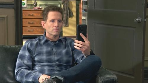 It's Always Sunny in Philadelphia Season 16 Episode 8 - Dennis Takes a Mental Health Day