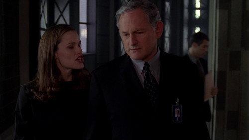 Alias Season 2 Episode 12 - The Getaway