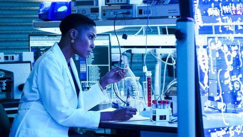 Black Lightning Season 2 Episode 12 - The Book of Secrets: Chapter Two: Just and Unjust