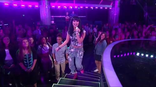 American Idol Season 13 Episode 20 - 10 Finalists Perform